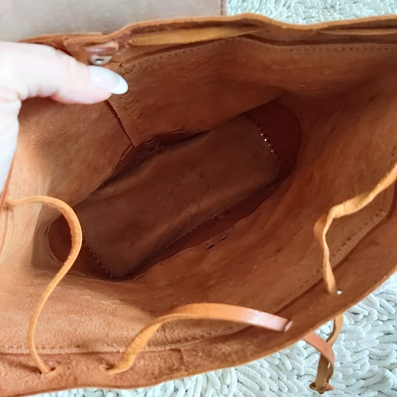 Unbranded brown tooled leather backpack - Picture 5 of 6